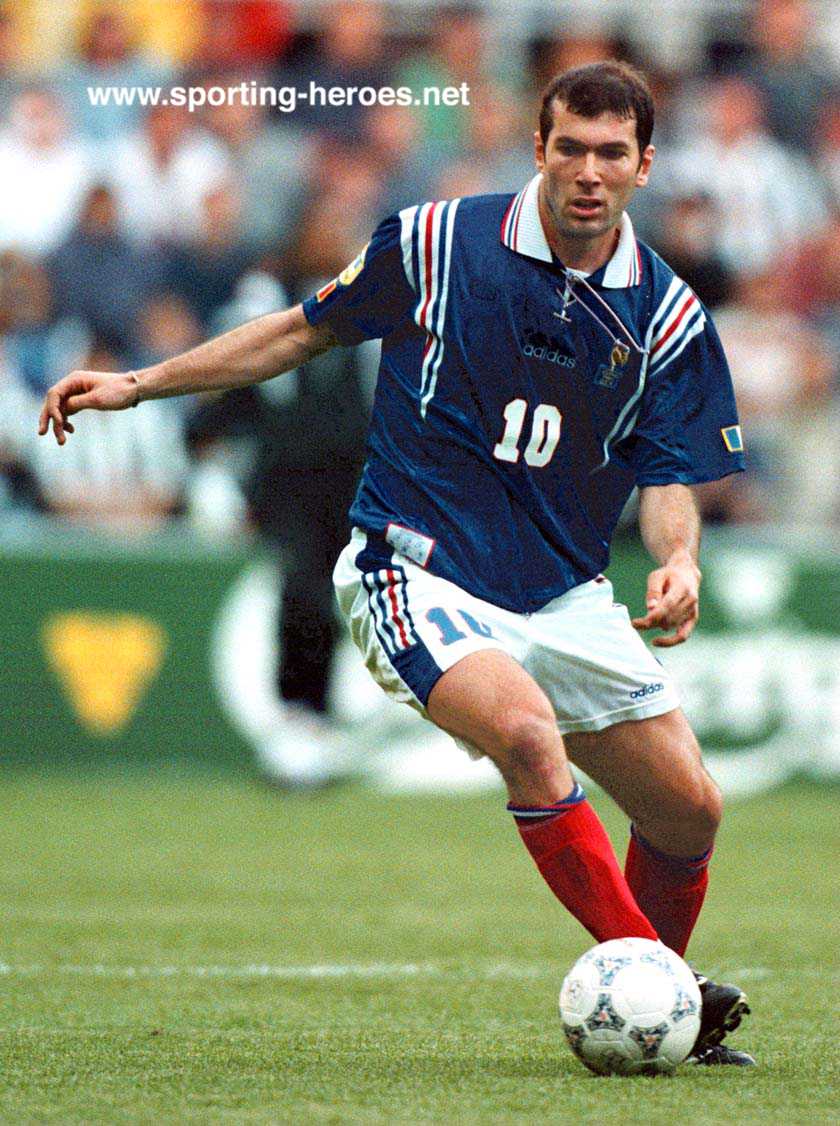 Hình nền Zinedine Zidane (34) - hình nền bóng đá - hình nền cầu thủ - hình nền đội bóng