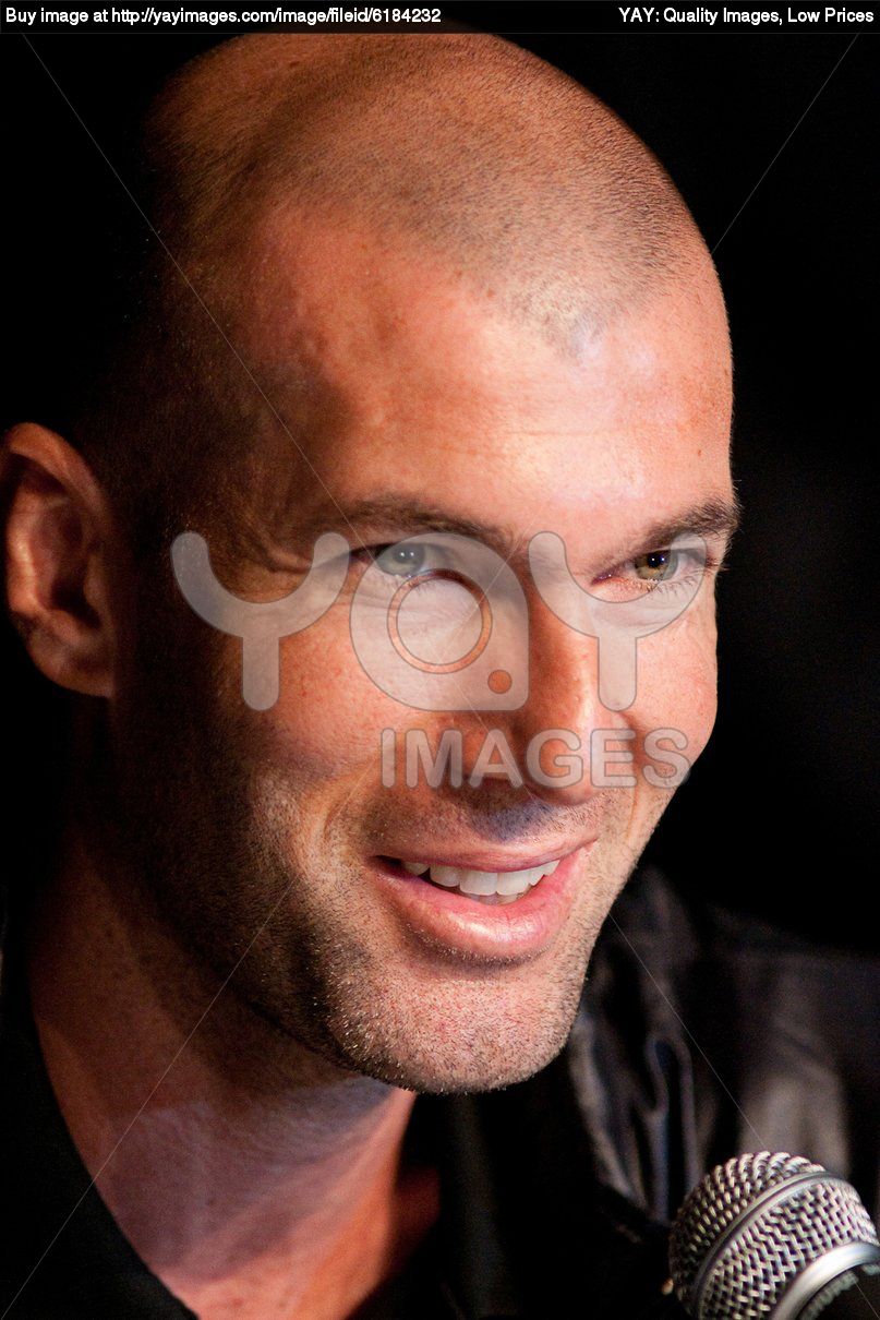 Hình nền Zinedine Zidane (93) - hình nền bóng đá - hình nền cầu thủ - hình nền đội bóng