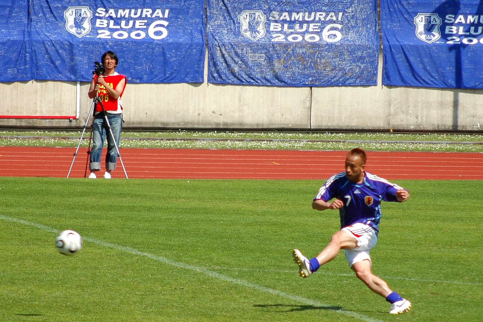 Hình nền Nakata (72) - hình nền bóng đá - hình nền cầu thủ - hình nền đội bóng