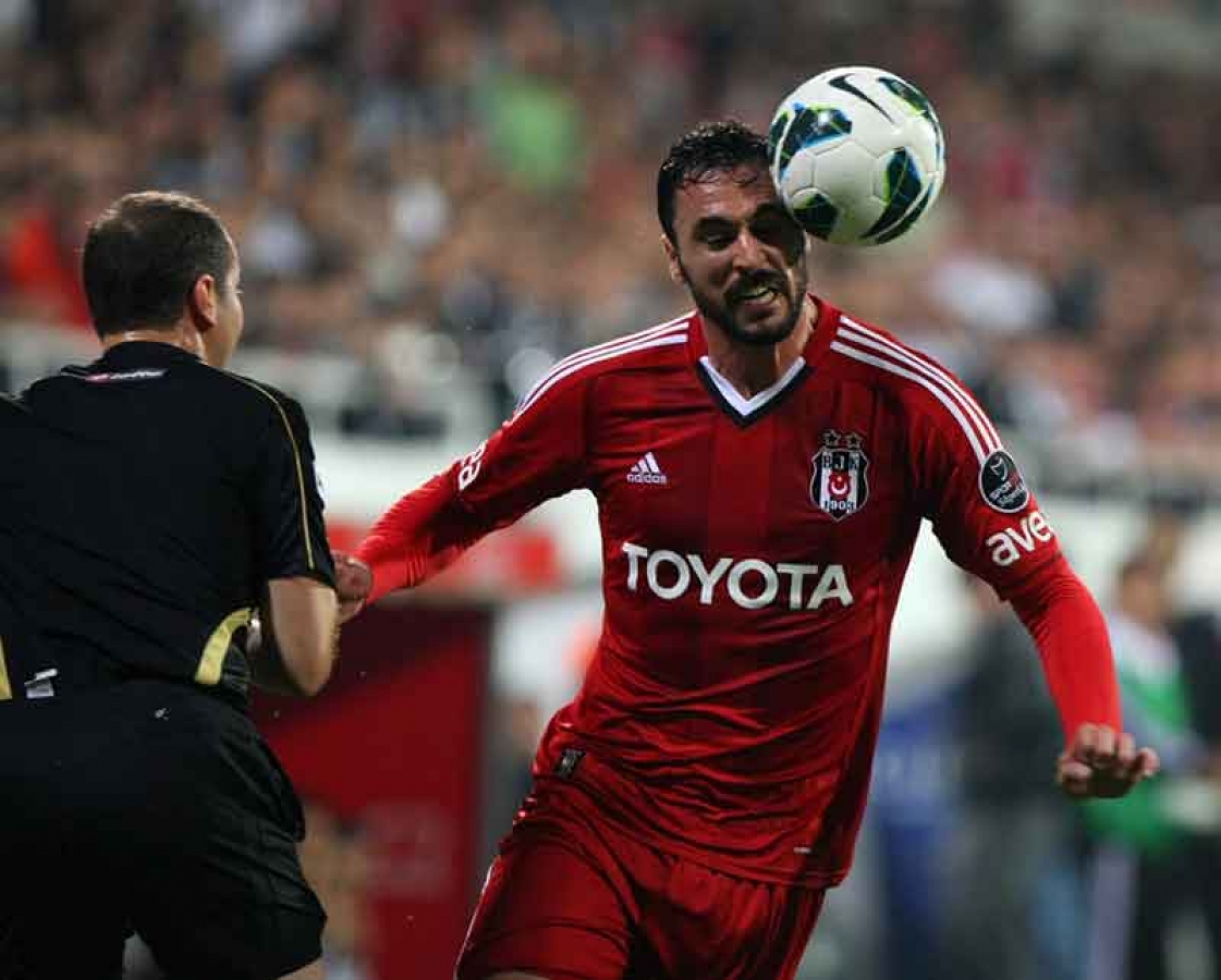 Hình nền Hugo Almeida (44) - hình nền bóng đá - hình nền cầu thủ - hình nền đội bóng