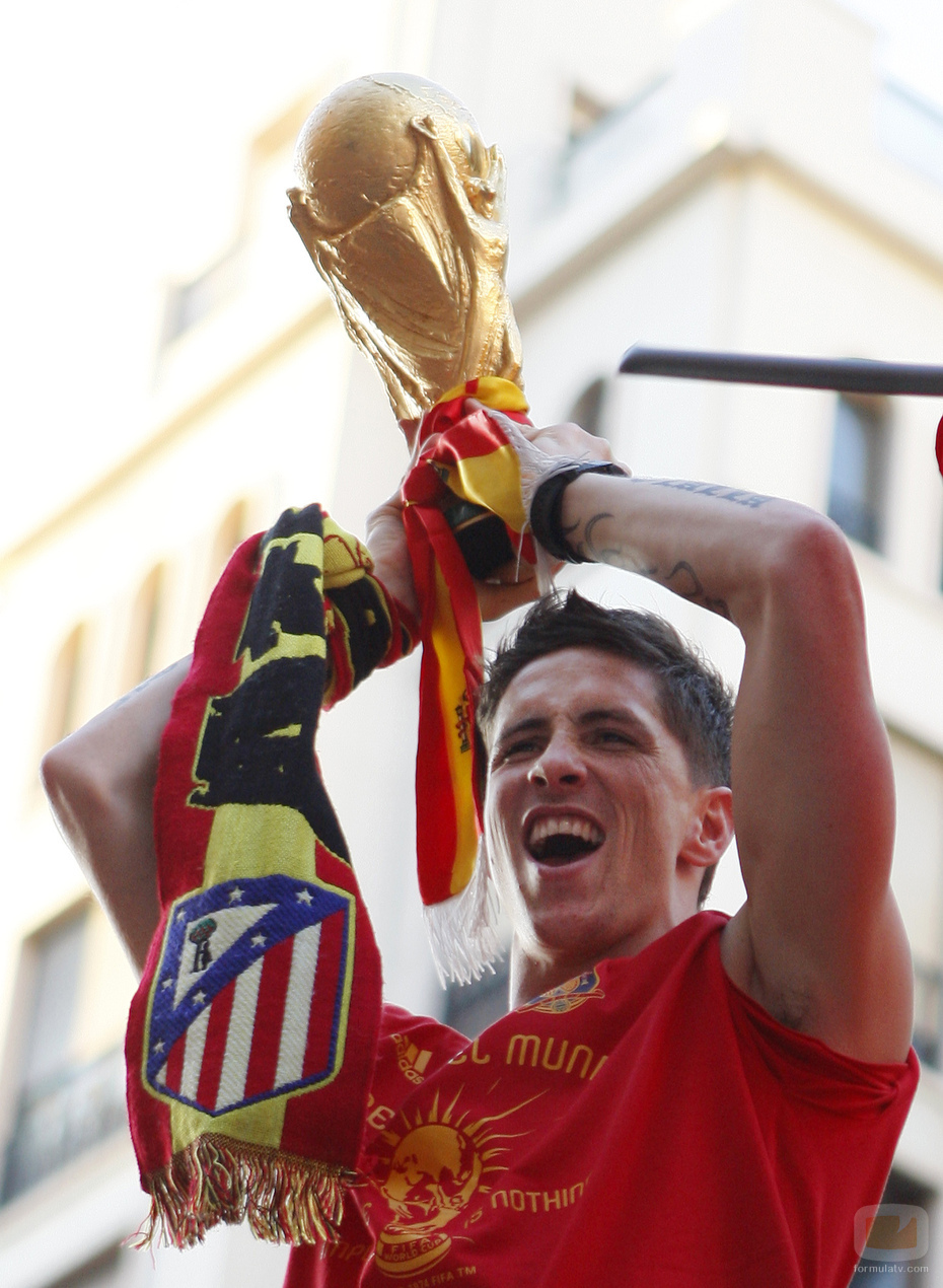 Hình nền Fernado Torres (47) - hình nền bóng đá - hình nền cầu thủ - hình nền đội bóng