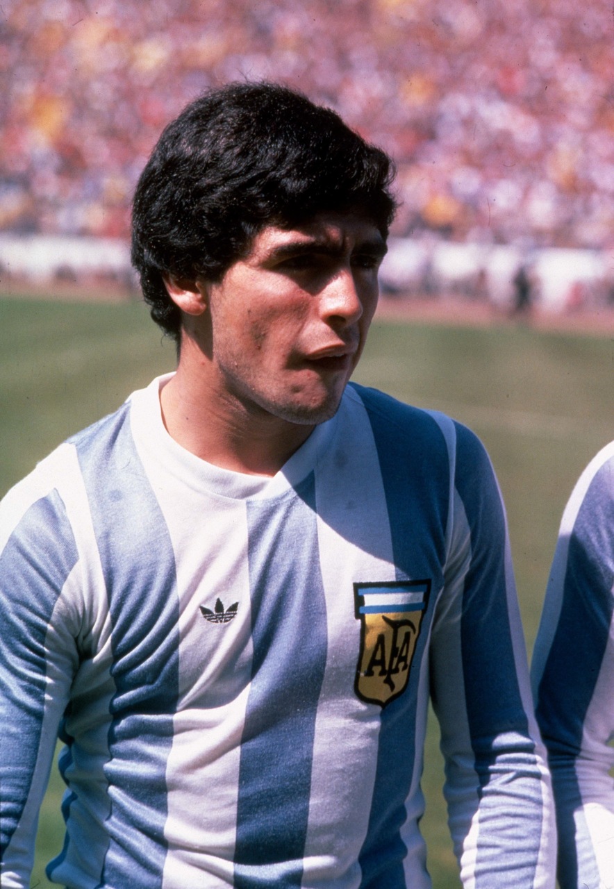 Hình nền Diego Maradona (46) - hình nền bóng đá - hình nền cầu thủ - hình nền đội bóng