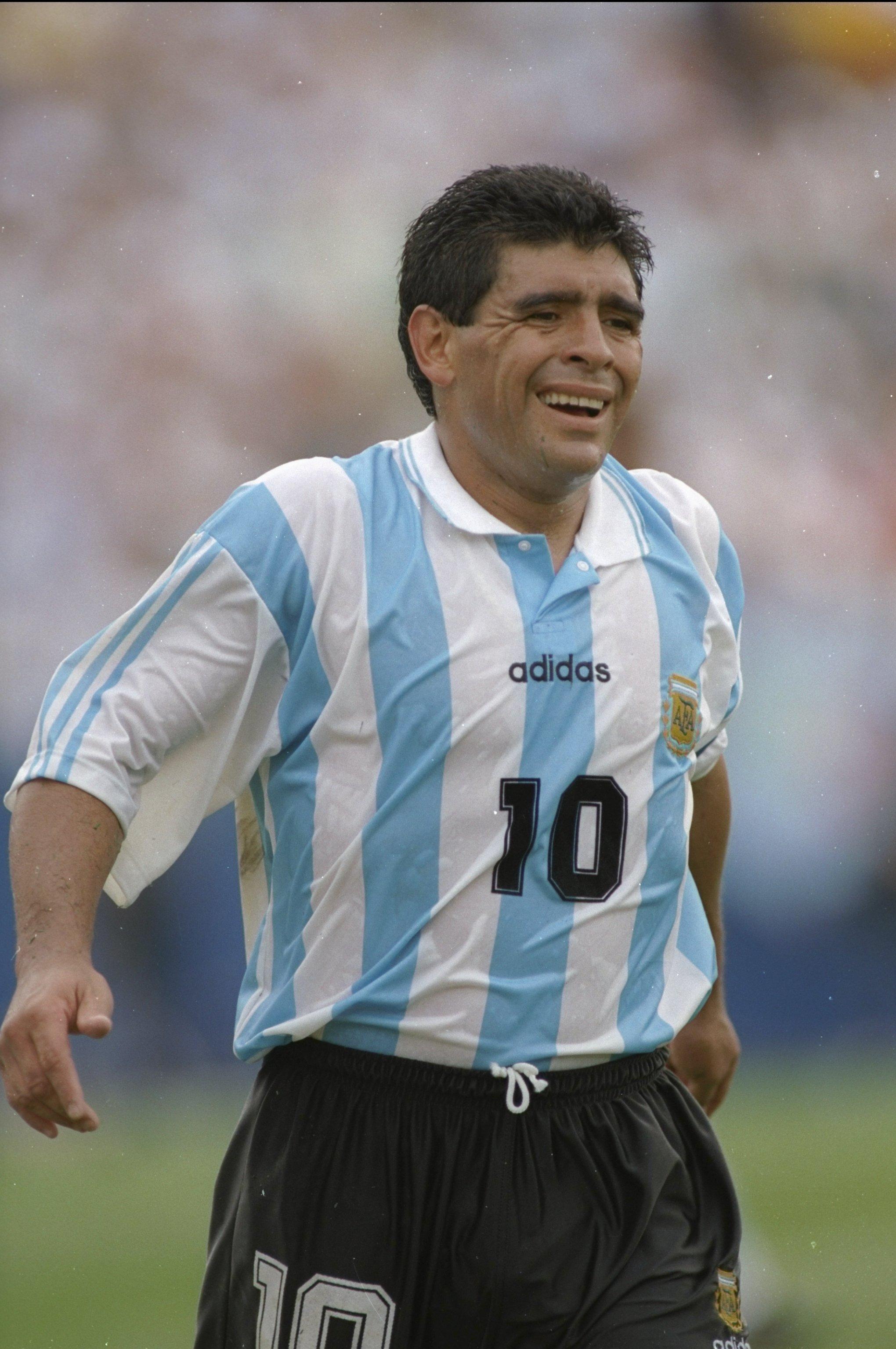 Hình nền Diego Maradona (41) - hình nền bóng đá - hình nền cầu thủ - hình nền đội bóng