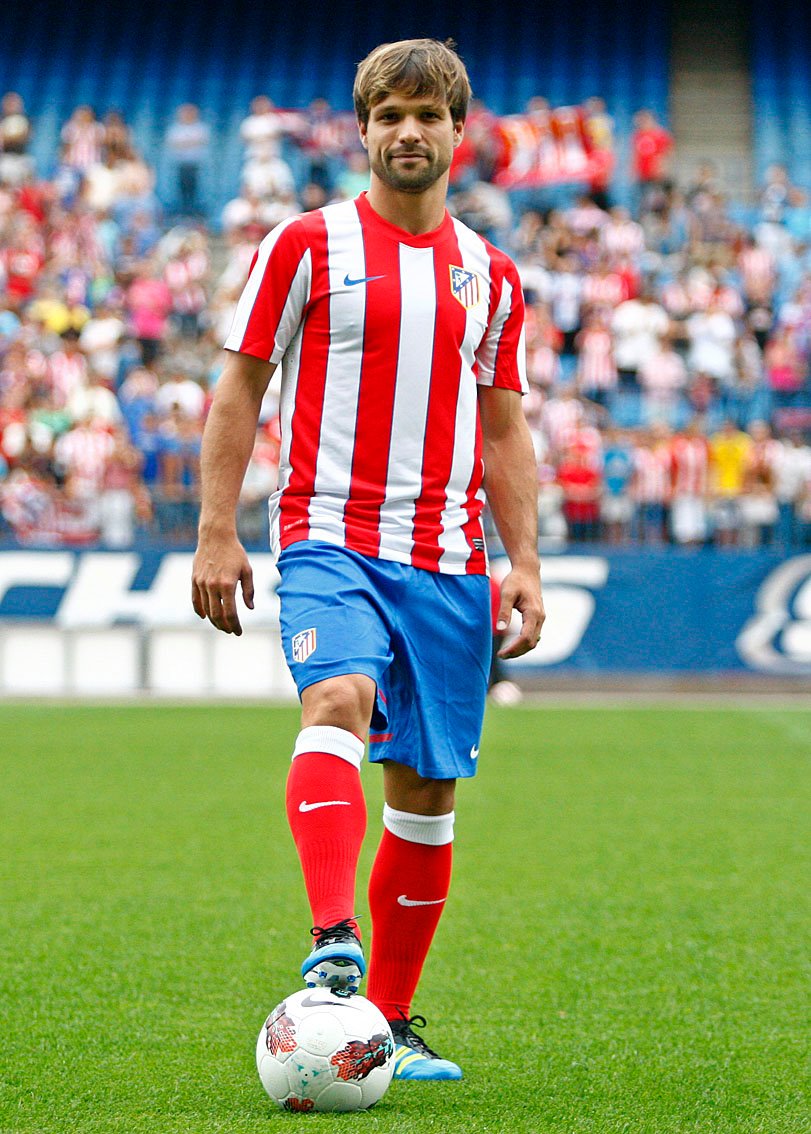 Hình nền Diego Ribas (55) - hình nền bóng đá - hình nền cầu thủ - hình nền đội bóng
