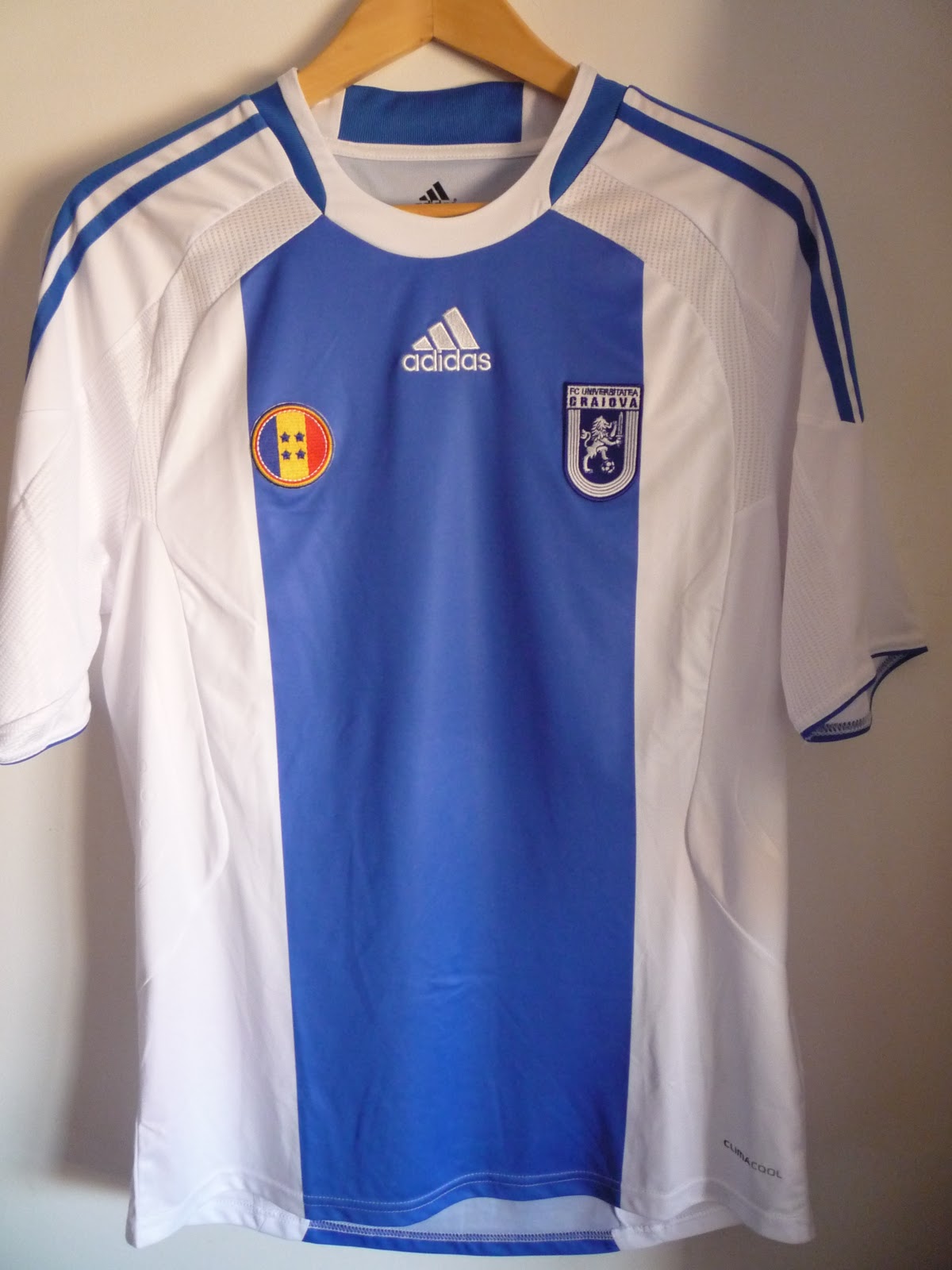 Hình nền Fc Universitatea Craiova jersey (2) - hình nền bóng đá - hình nền cầu thủ - hình nền đội bóng